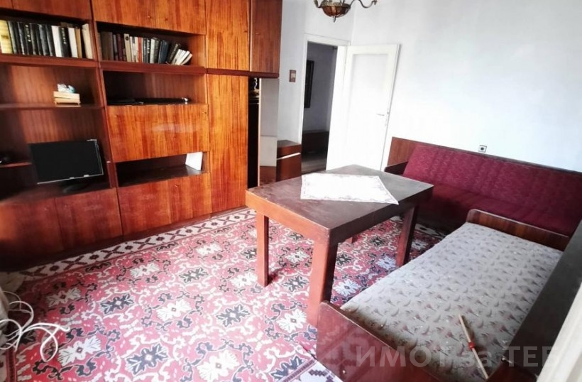 Виж още... - Продава етаж от къща в Шумен, Шумен Център, Шумен, България
